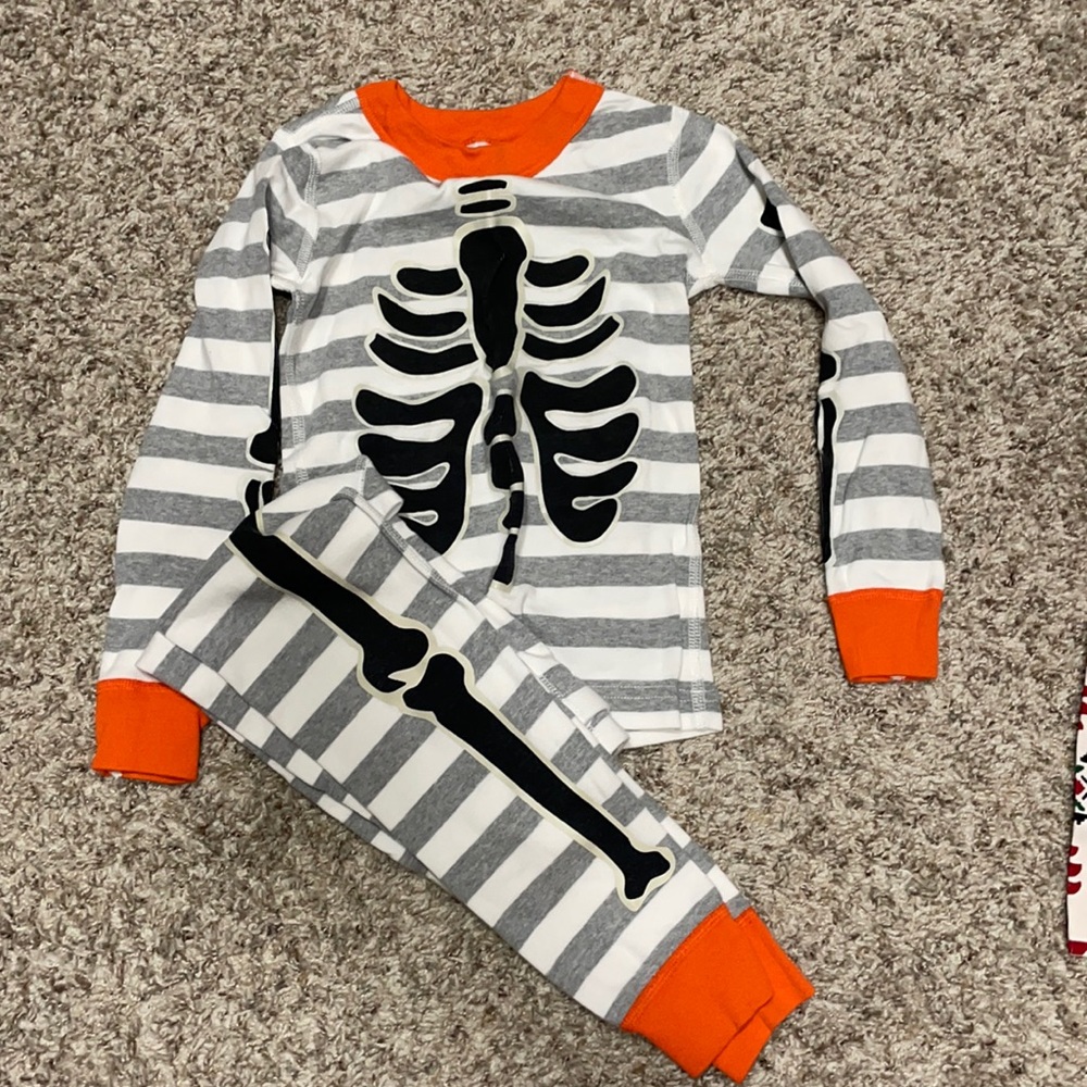 Hanna Andersson Halloween skeleton PJs